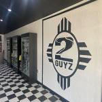 2 Guyz with Pipez