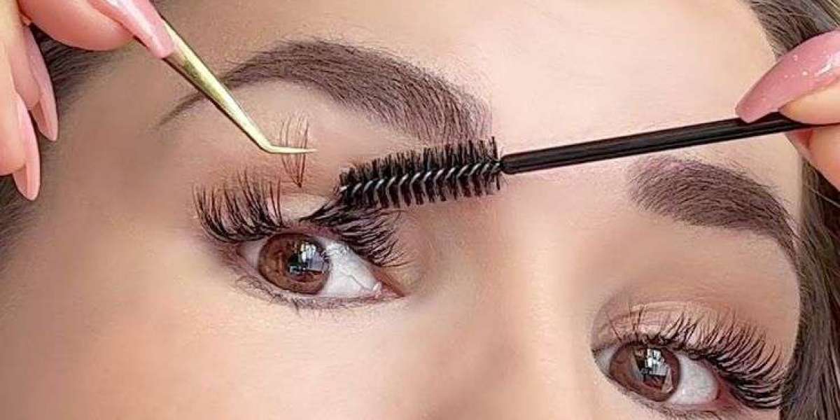 Why Eyelash Beauty Is Quietly Redefining Daily Grooming