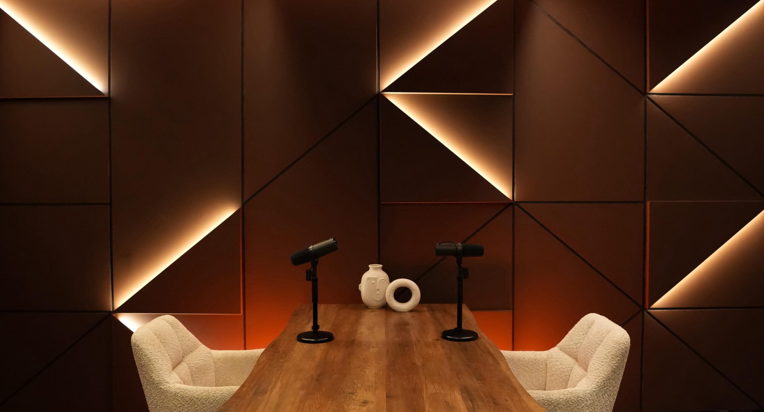 Podcast Studio in Dubai | Podcast Recording Studio for Rent