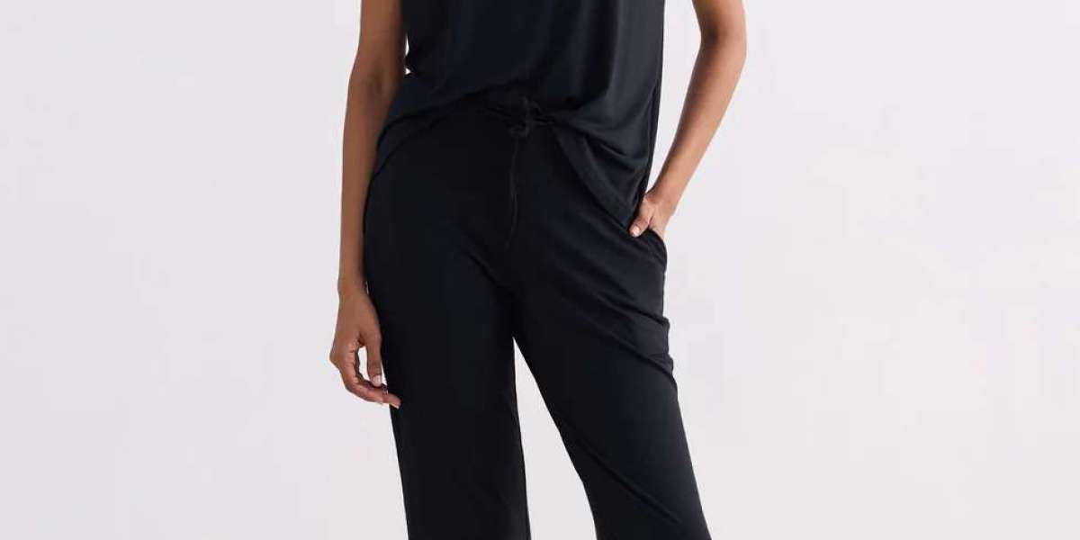 Relaxed Tee Set in Black: The Ultimate Wide-Leg Pants Set for Effortless Everyday Style