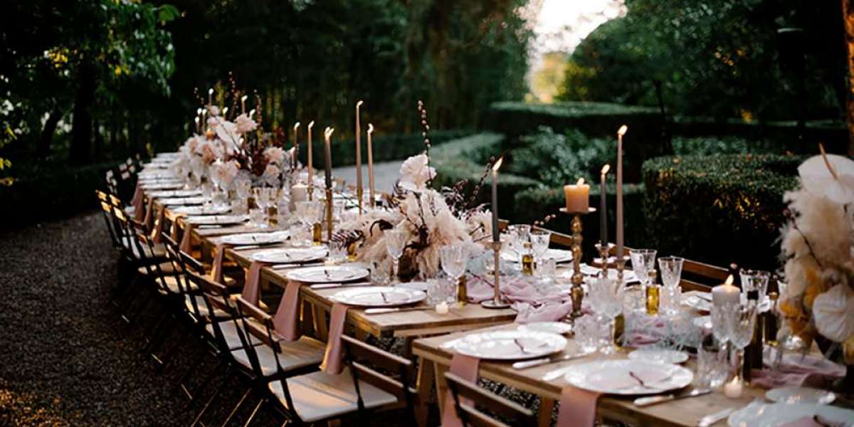 Hire wedding limos because they make maximum impact at the wedding venue