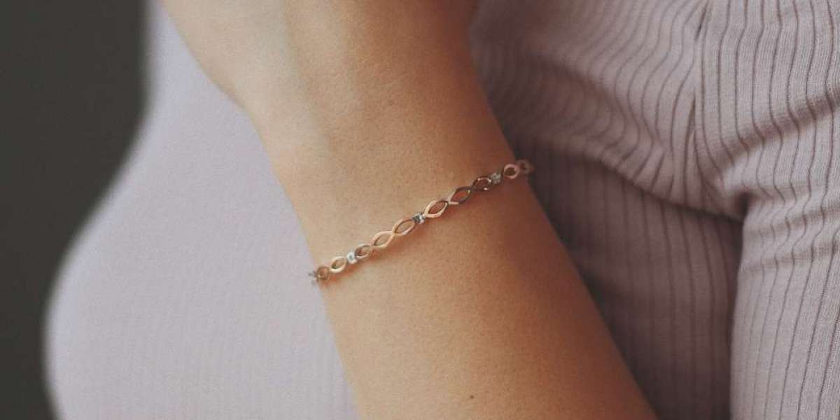 Top Jewelry Gift Ideas for Birthdays, Anniversaries, and Coastal Weddings
