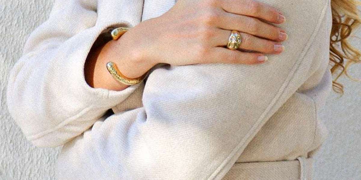 Buy Bracelets Online for Every Occasion and Outfit