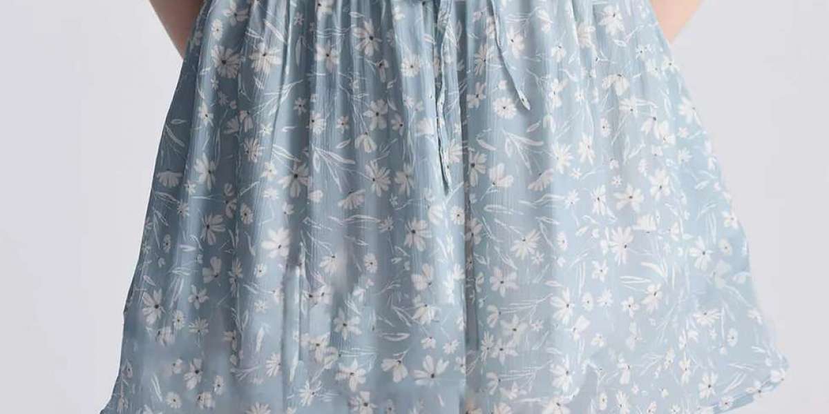 Why Every Woman Needs a Floral Short Skirt in Her Wardrobe