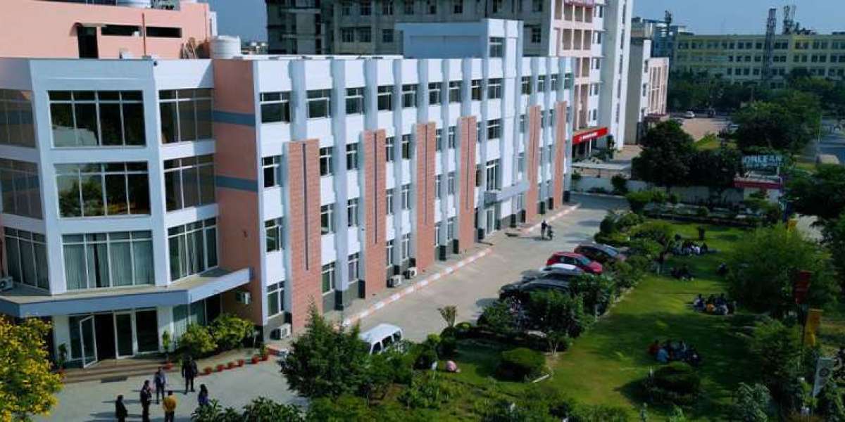 Pharmacy College in Noida with Strong Placement and Career Support