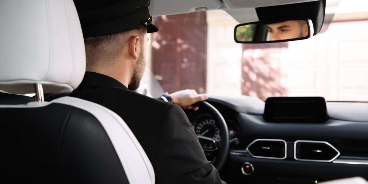 The Smart Traveler's Guide to Chauffeur Services in the UK