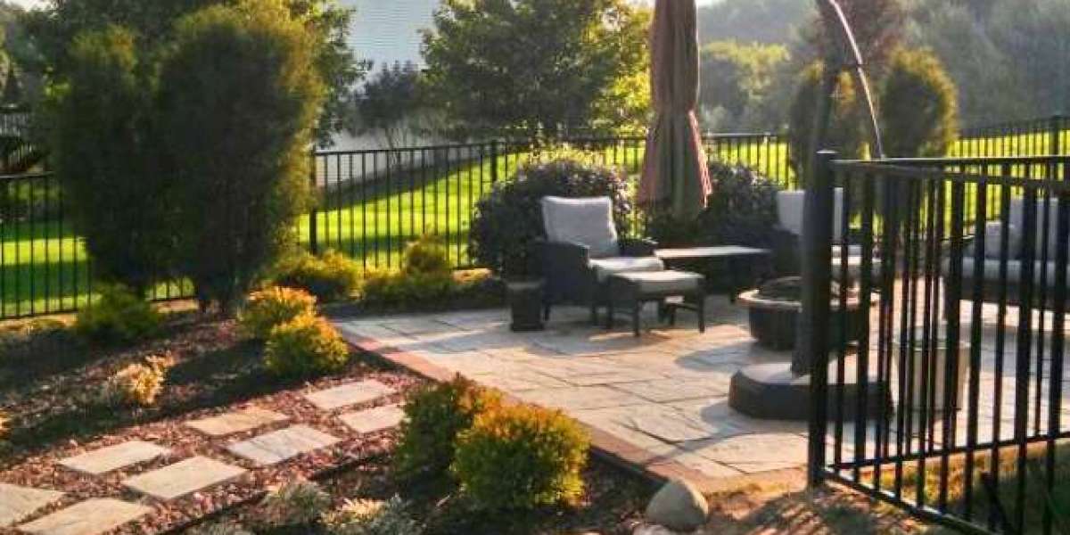 Choosing the Best Fencing Material for Your Michigan Property