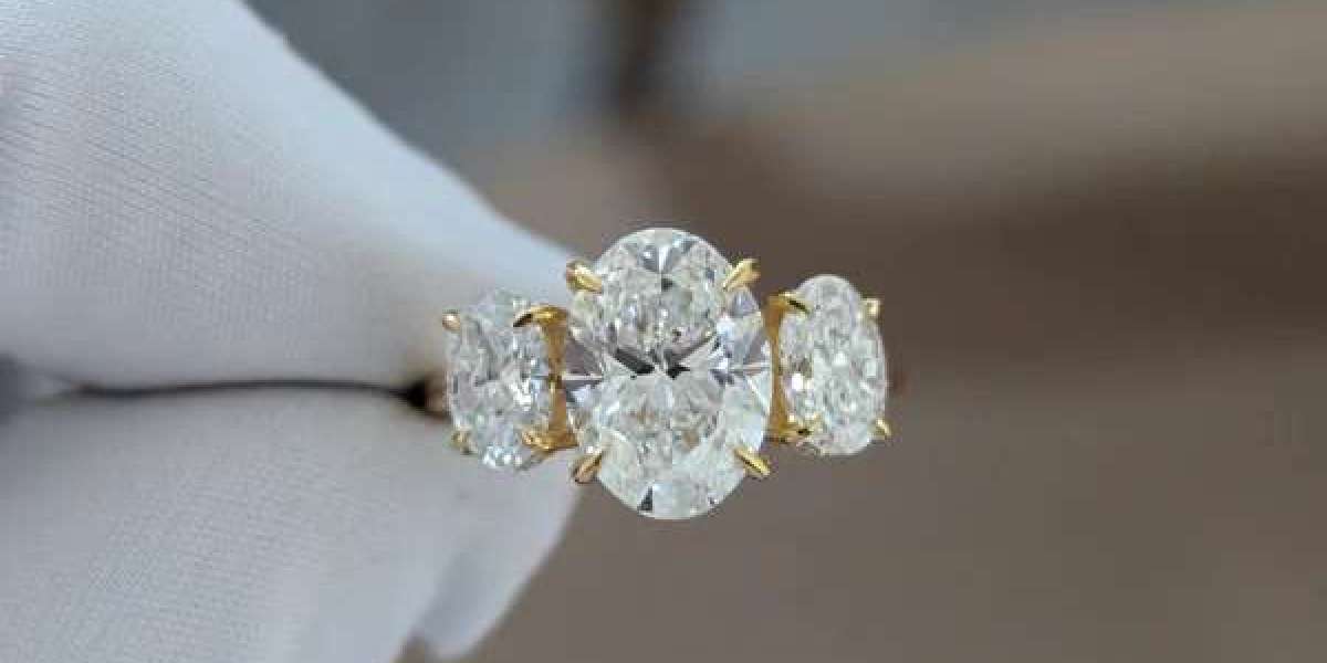 Vintage-Inspired Diamond Rings: Timeless Beauty & Buying Guide