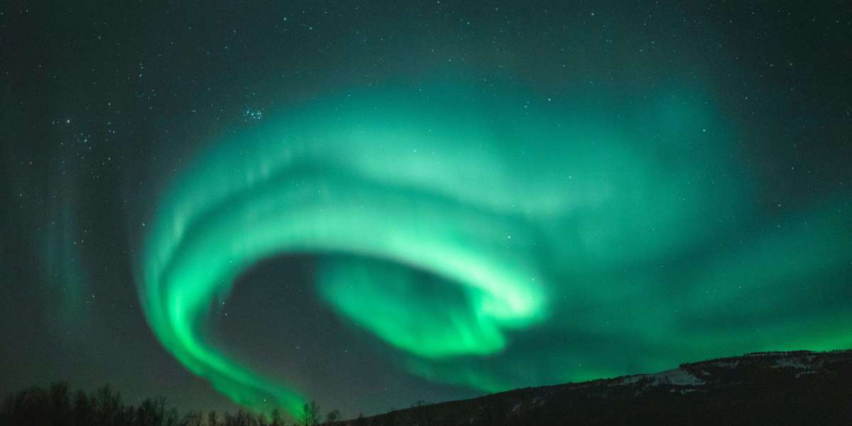 5 Ways an Aurora Borealis Tour Is Different from a Regular Iceland Sightseeing Trip