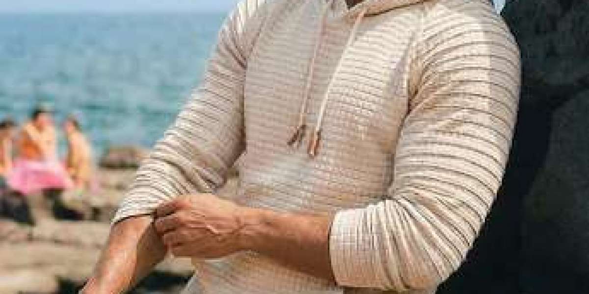 Are Stylish Men's Clothing Choices Shaping Modern Fashion Identity?