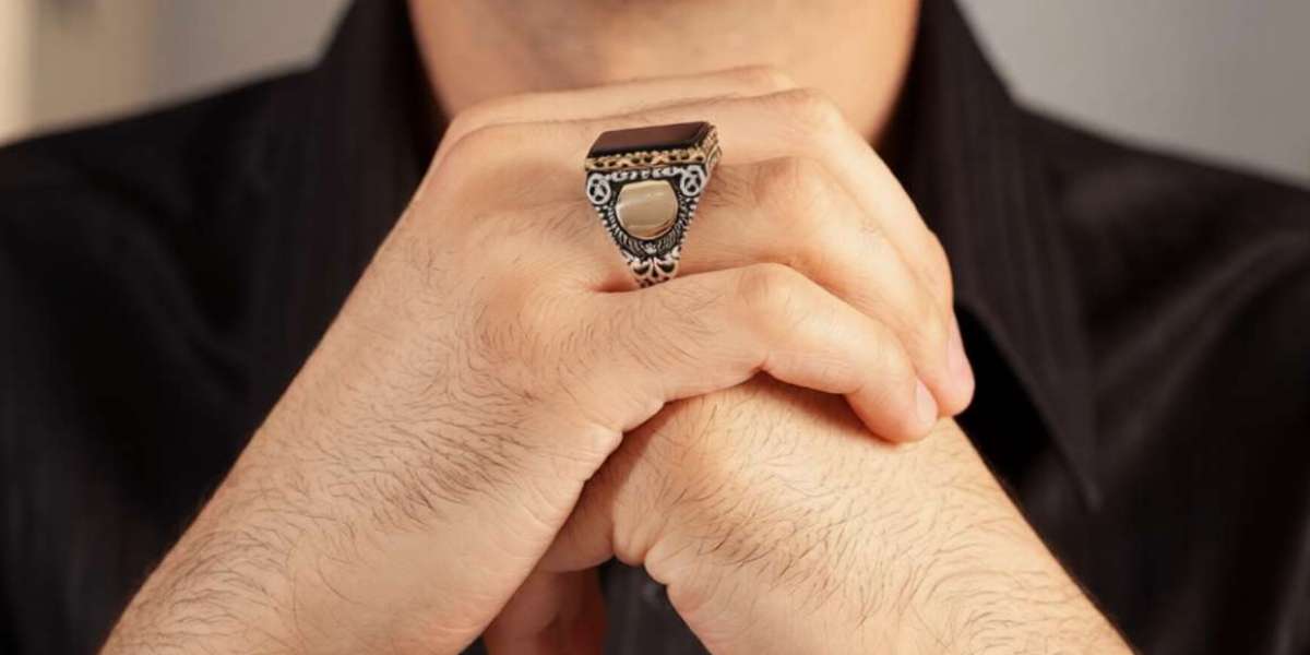 Men’s Engagement Rings: Complete Guide, Comparison, Pros and Cons