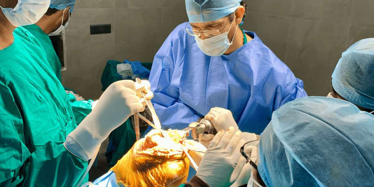 Best Joint Replacement Surgeon in Agra – Reliable Knee & Hip Replacement by Dr. Siddharth Dubey