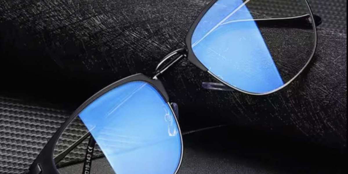 Modern Glasses Frames for Men: Lens Tech Explained