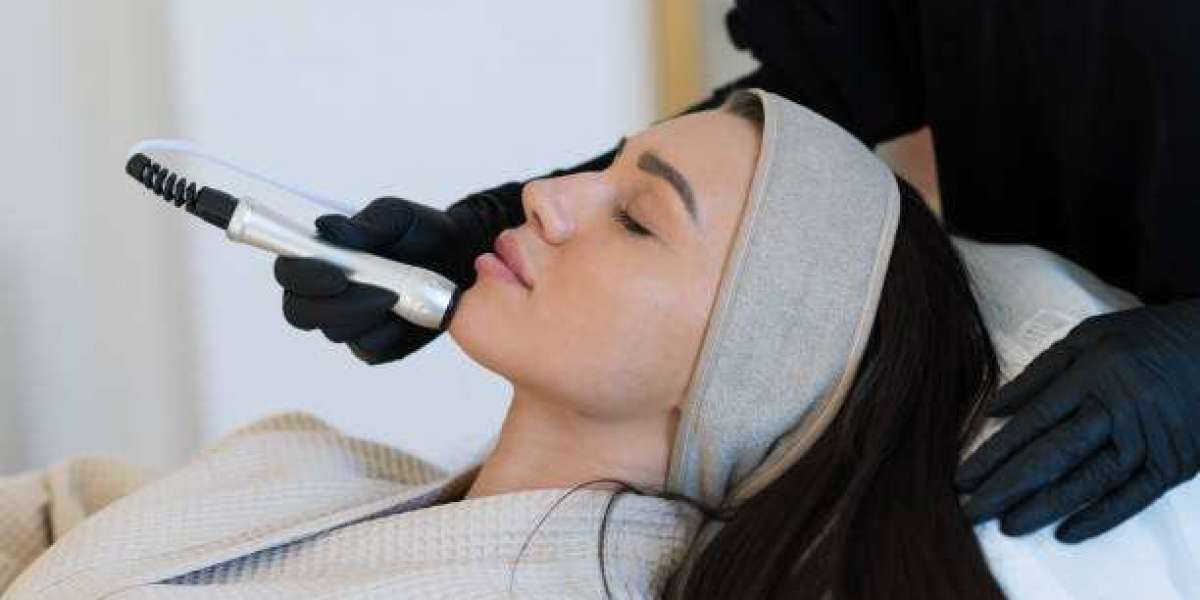 How Hydrafacial Helps Restore Skin Vitality and Youthful Appearance