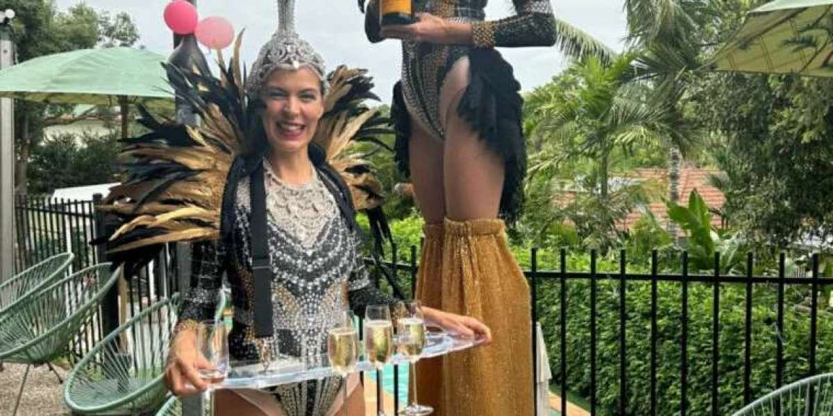 Stilt Walkers for Events: A Complete Guide to Eye-Catching Entertainment