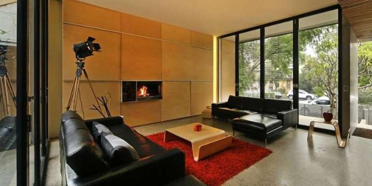 How Aluminium Windows and Doors Brighten Hallway Spaces