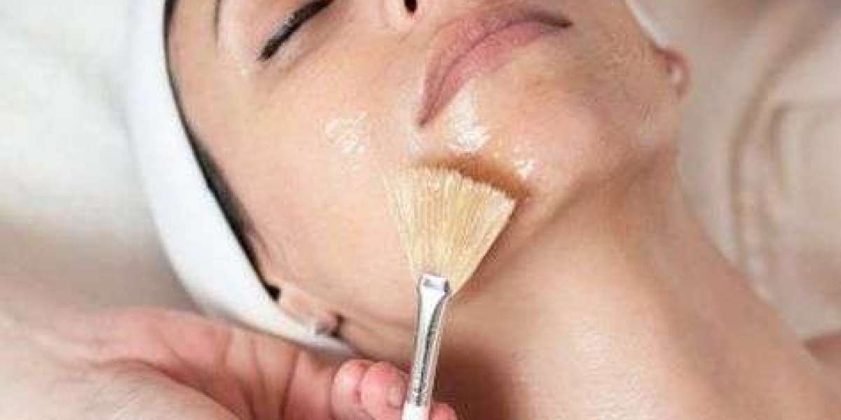 نصائح الخبراء للعناية بالبشرة بعد جلسة التنظيف العميق