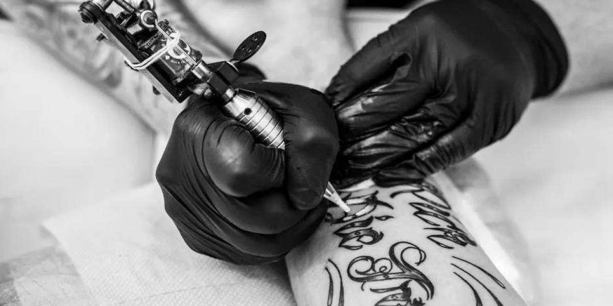 The Rise of Graphic Tattoo Art in the USA: Why Choosing the Right Artist Matters for a Timeless Design