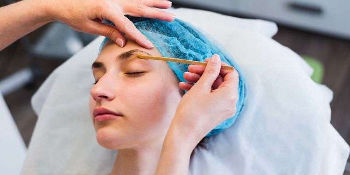 Why Is Eyebrow Waxing the Best Choice for Perfect Brows?
