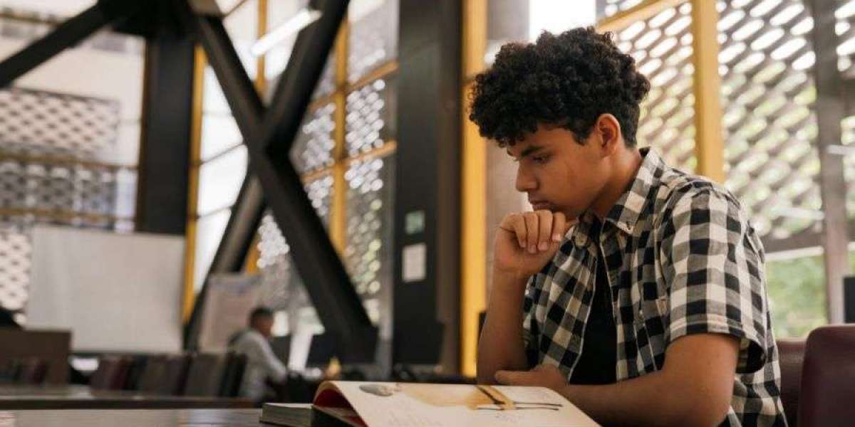 How Essay Writer Canada Supports Better Writing and Research Skills