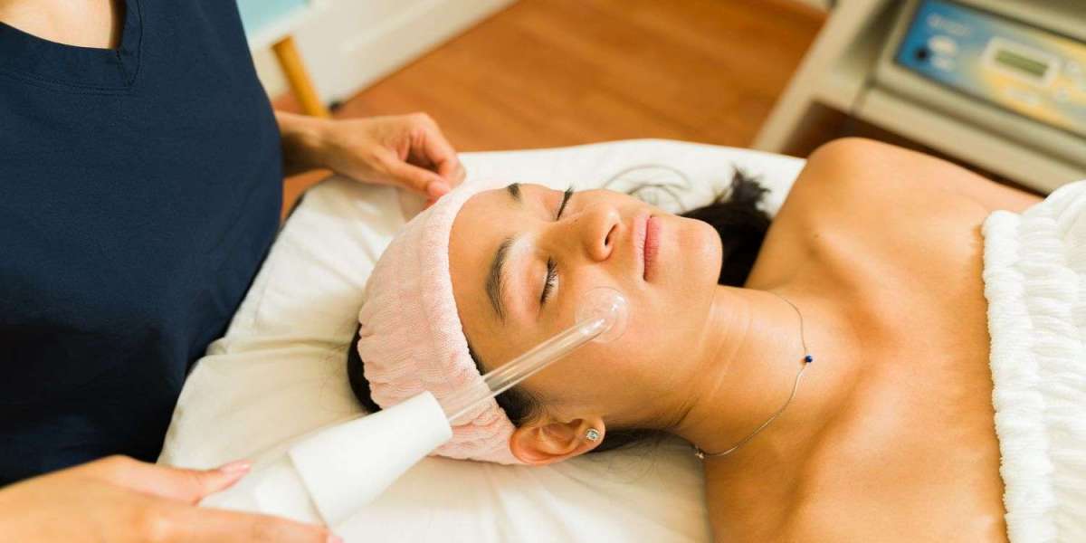 HydraFacial in Dubai Skincare Treatment Guide?