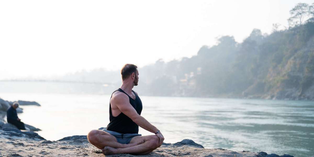 Best Beginner Yoga Course in Rishikesh, India – Complete Guide (2026)