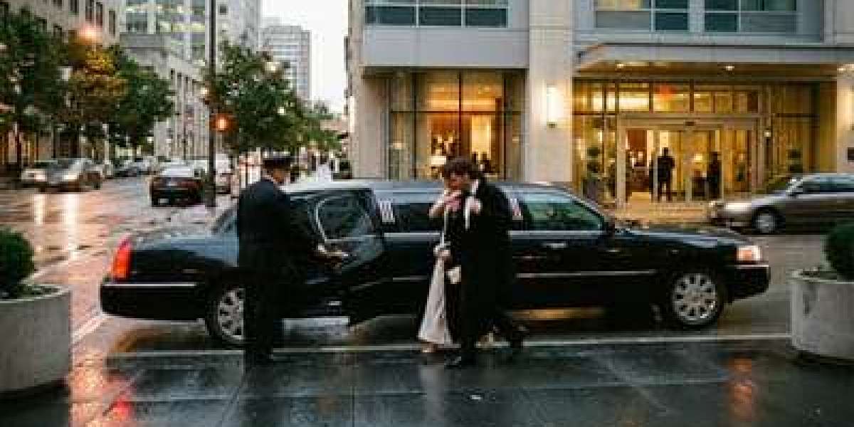 Planning a Special Night? What to Look For in a Limousine Service in Kissimmee, FL