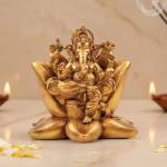 car dashboard idols krishna