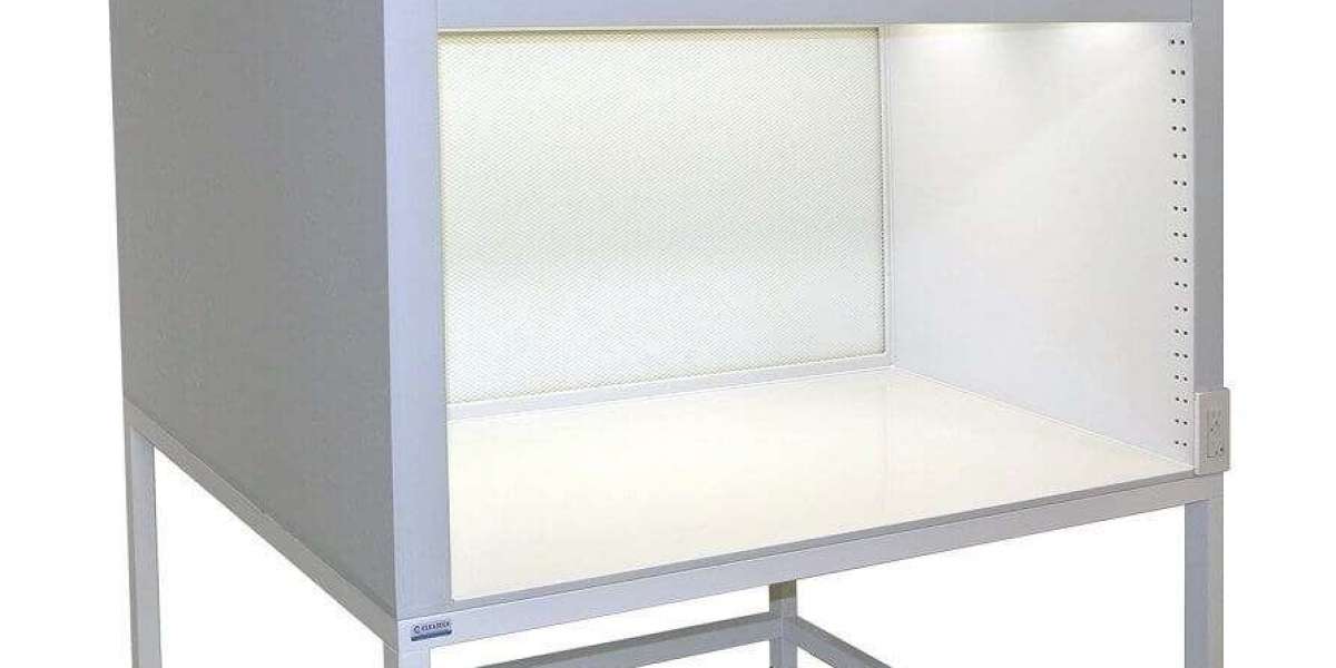 What Are the Benefits of a Horizontal Flow Hood?