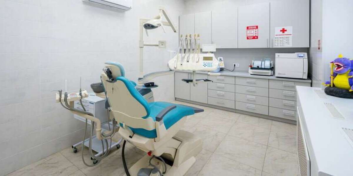 Brushing and Flossing Tips from the Best Dental Clinic in Gurgaon