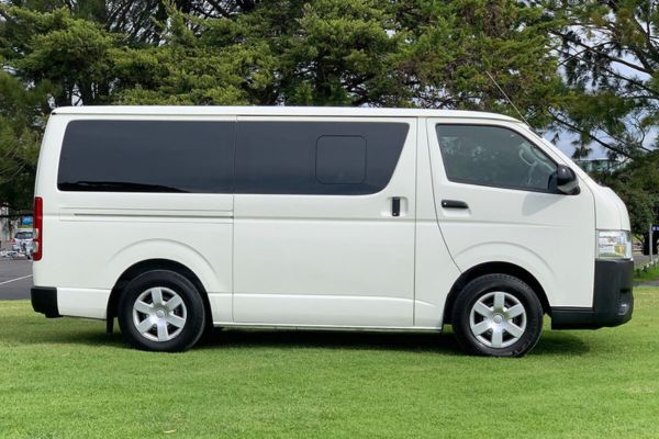 Maxi Taxi Service Melbourne for Group Airport Transfers Anytime – Telegraph
