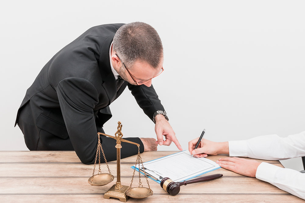 Benefits of Working With Established Civil Lawyers in Delhi