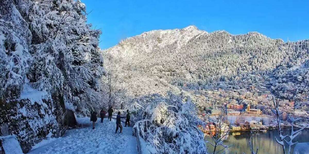 Top Reasons to Book Mountain View Hotels in Nainital This Monsoon