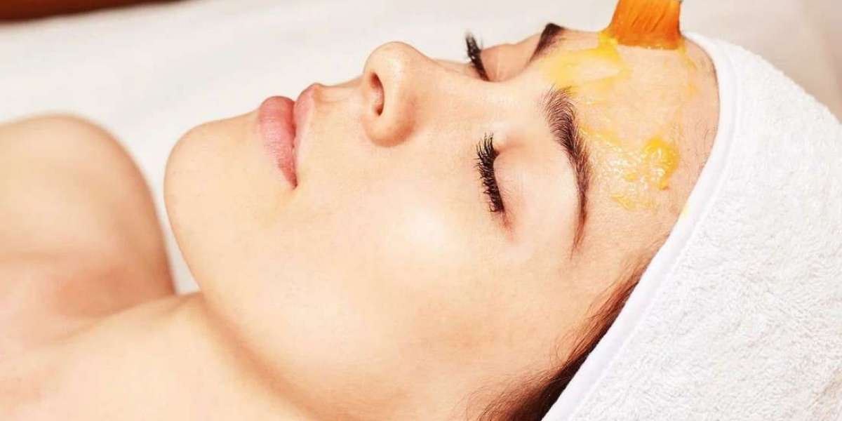 How Chemical Peels in Riyadh Help Reduce Acne Scars